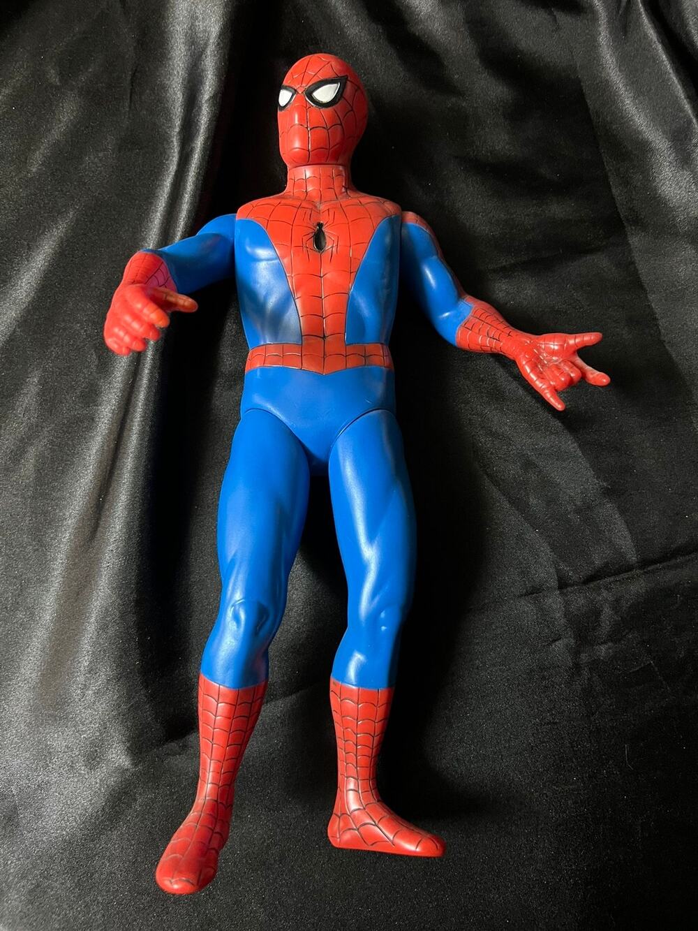 VINTAGE 1991 TOY BIZ poseable "Amazing Spider-Man" figure - M - 35 yrs. old